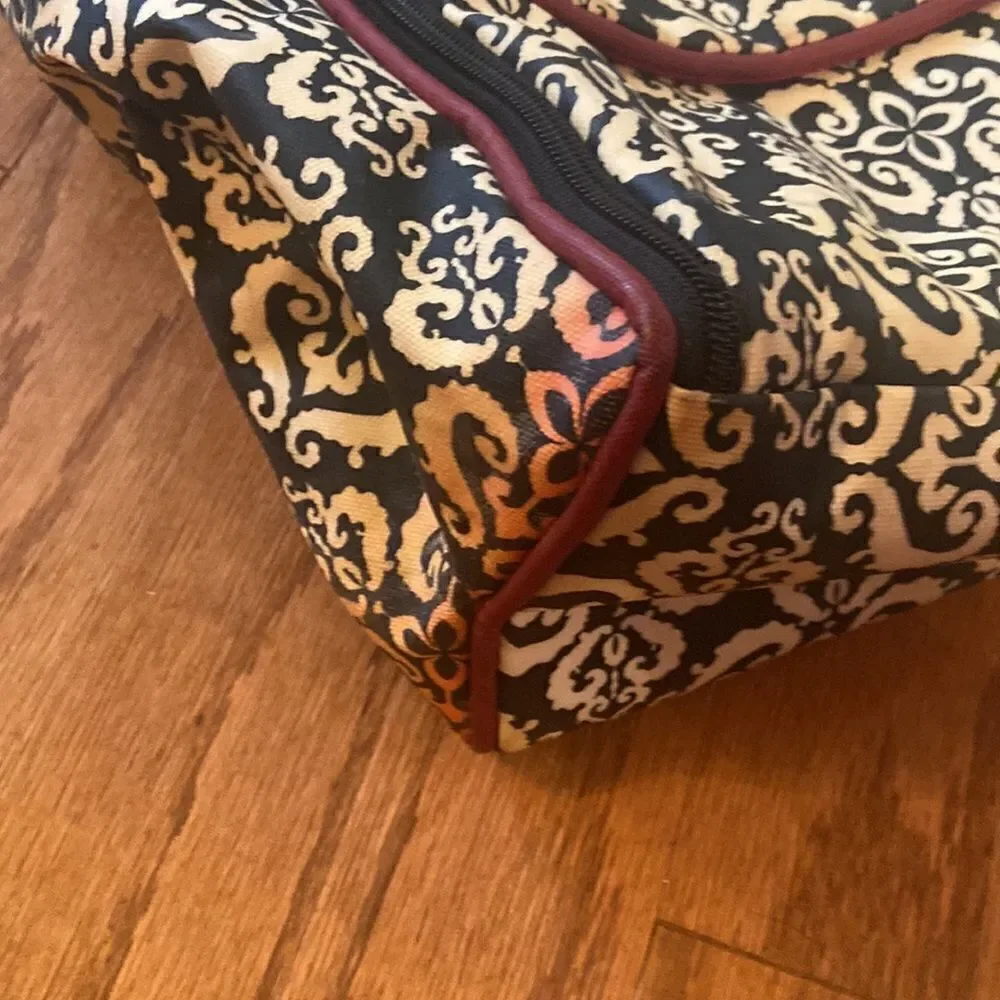 Petunia Pickle Bottom diaper bag, excellent condition black, white, and burgundy